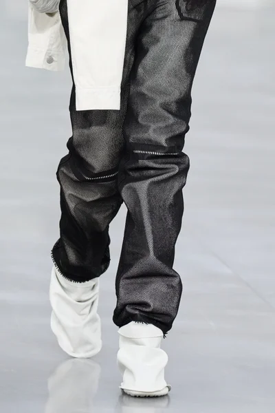 Look 49